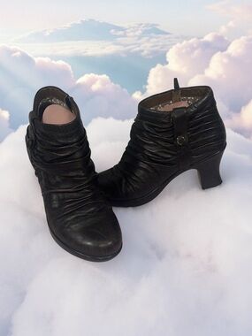 Dansko Buffy kitten heel ankle boot Size 10 💞